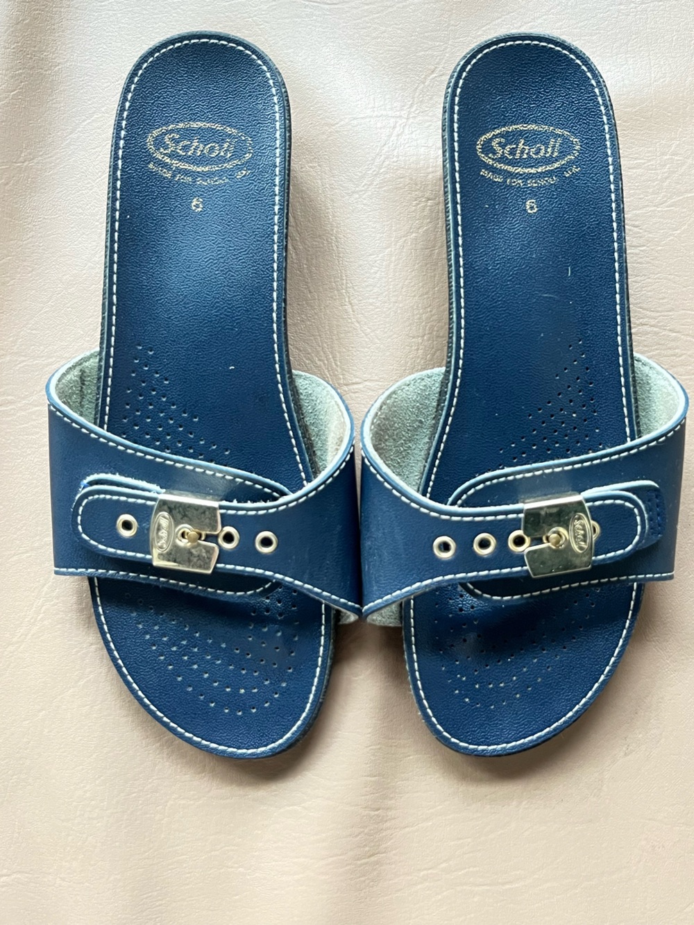 Vintage Dr.Scholls leather sandal with small heel